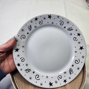 The Pampered Chef White Gold Celebration Party 8” Dessert Plates Set of 4